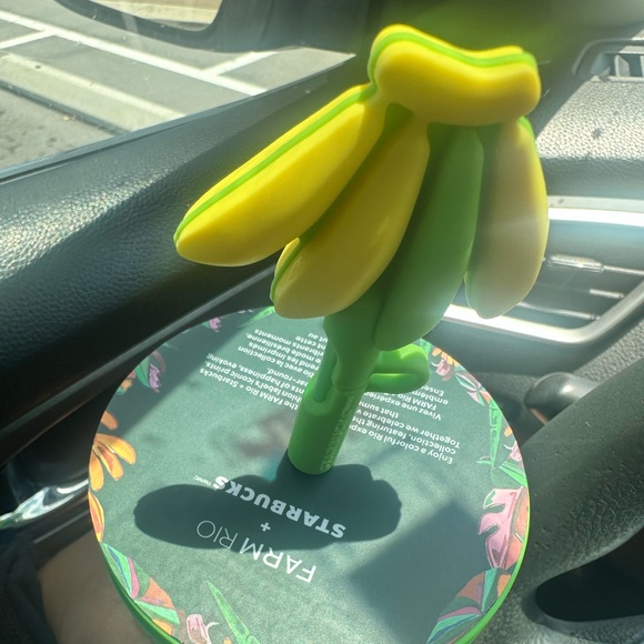 Farm Rio x Starbucks Collab - Picture 4 of 4